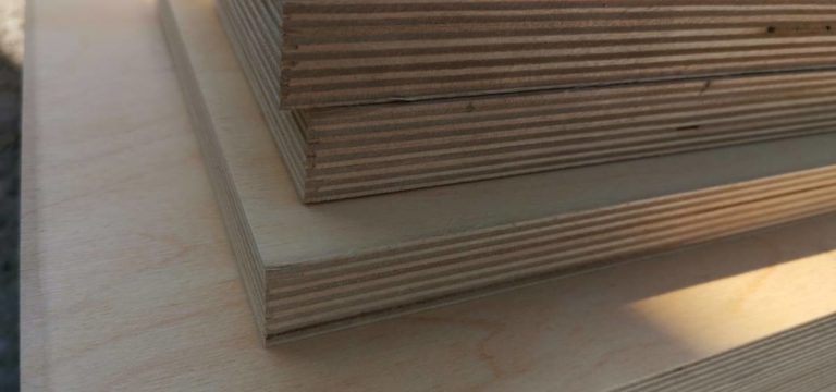 Фанера ФК 20 мм 1525х1525 угол крупным планом
